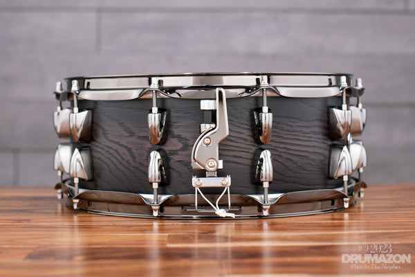 YAMAHA 14 X 5.5 LIVE CUSTOM HYBRID OAK SNARE DRUM, UZUKURI CHARCOAL SUNBURST