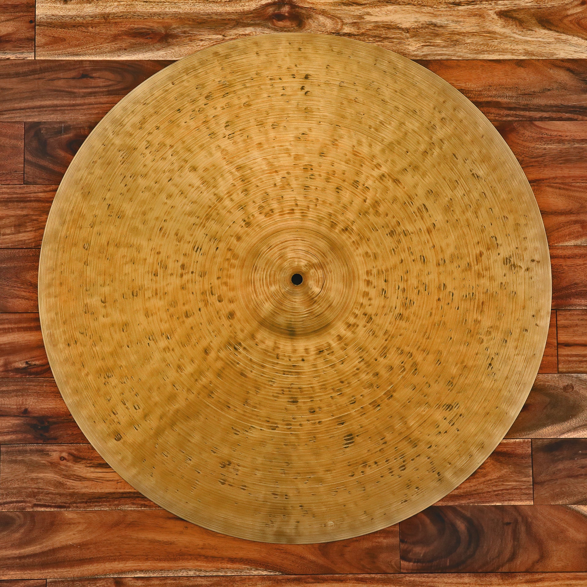 ISTANBUL AGOP 24