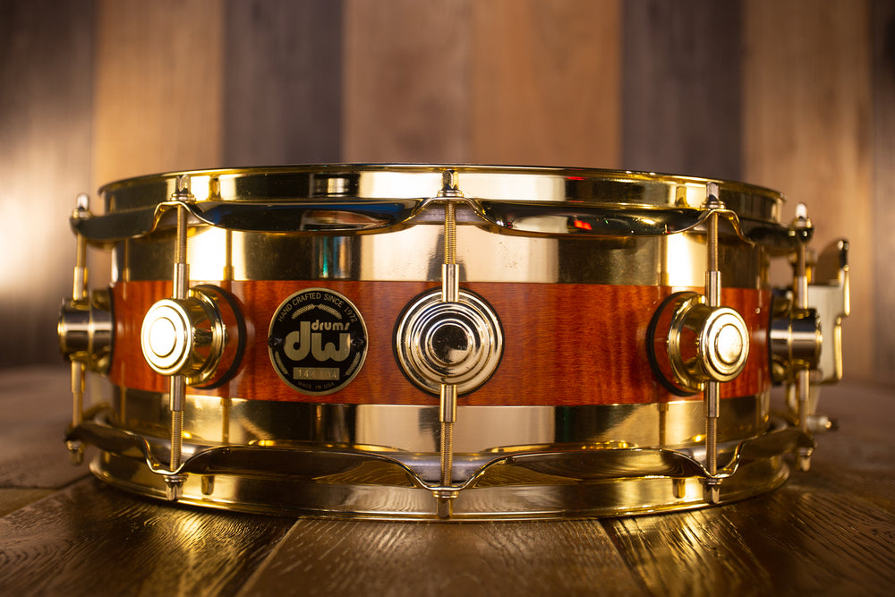 DW 14 X 5 COLLECTORS SPECIALITY EDGE BRASS MAPLE SNARE DRUM, AMBER