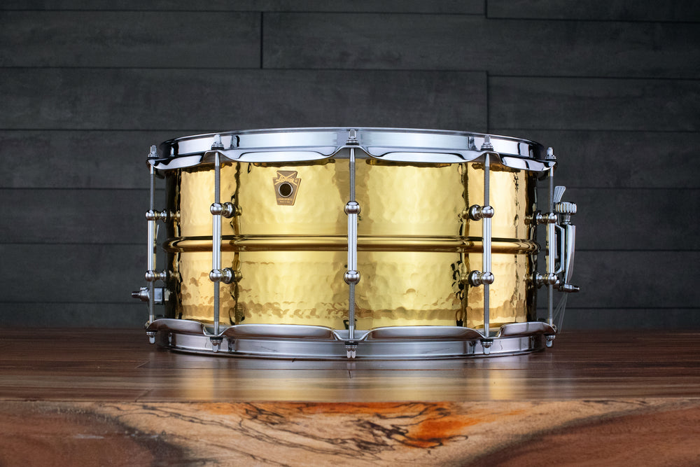 LUDWIG 14 X 6.5 LB422BKT HAMMERED BRASS SNARE DRUM, TUBE LUGS 