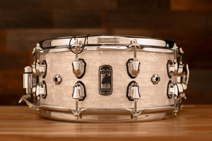 MAPEX BLACK PANTHER HERITAGE 14 X 6 5 PLY MAPLE SNARE DRUM, WHITE STRATA (B-STOCK)