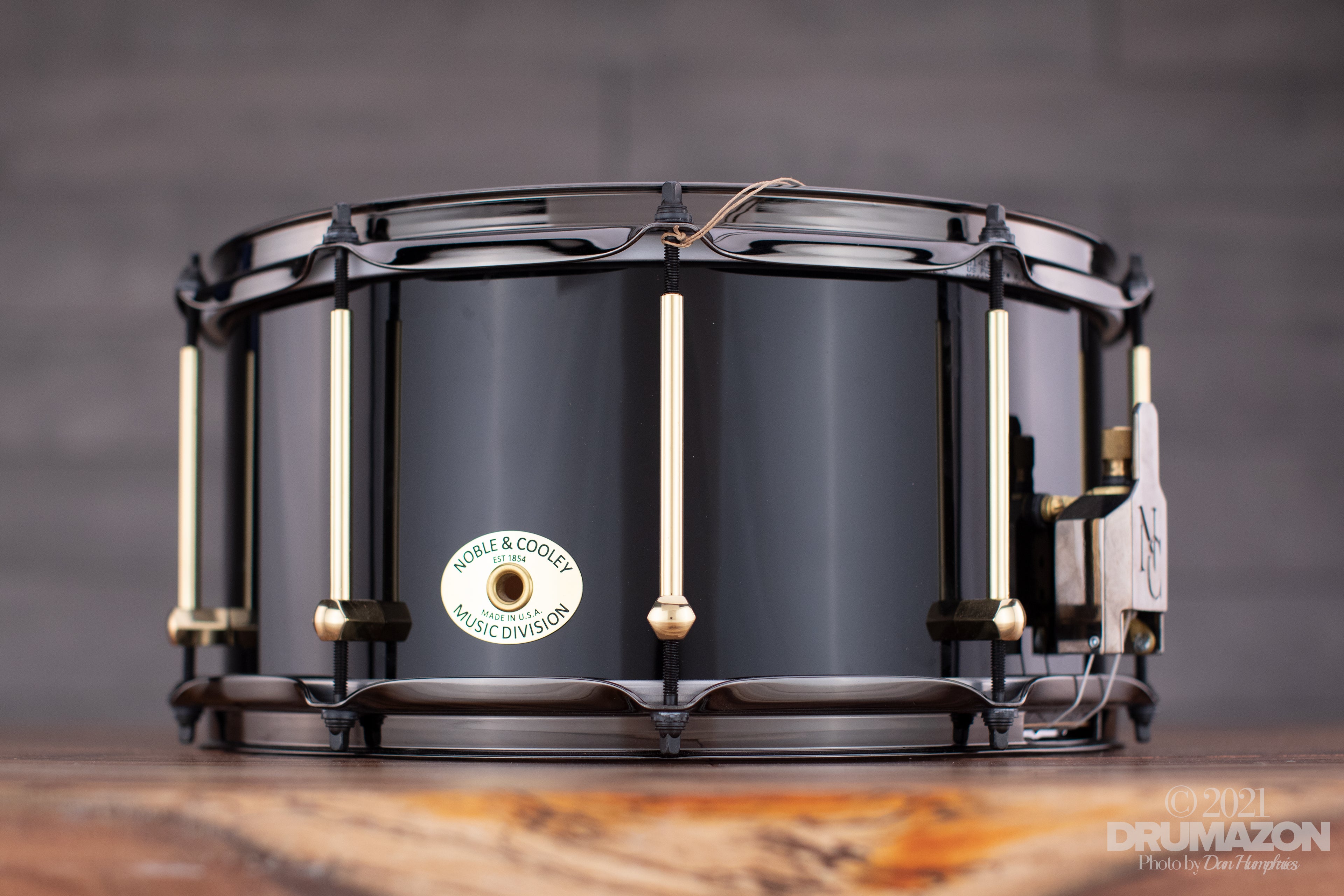 NOBLE & COOLEY 14 X 7 SS CLASSIC SOLID MAPLE SHELL SNARE DRUM 