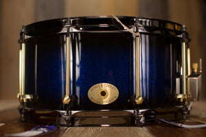 NOBLE & COOLEY 14 X 7 SS CLASSIC SOLID MAPLE SHELL SNARE DRUM, BLUE SPARKLE BURST