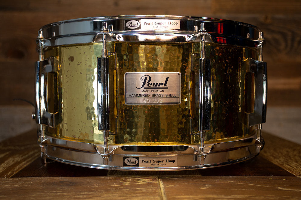 PEARL CUSTOM CLASSIC SERIES 14 X 6.5 HAMMERED BRASS SNARE DRUM