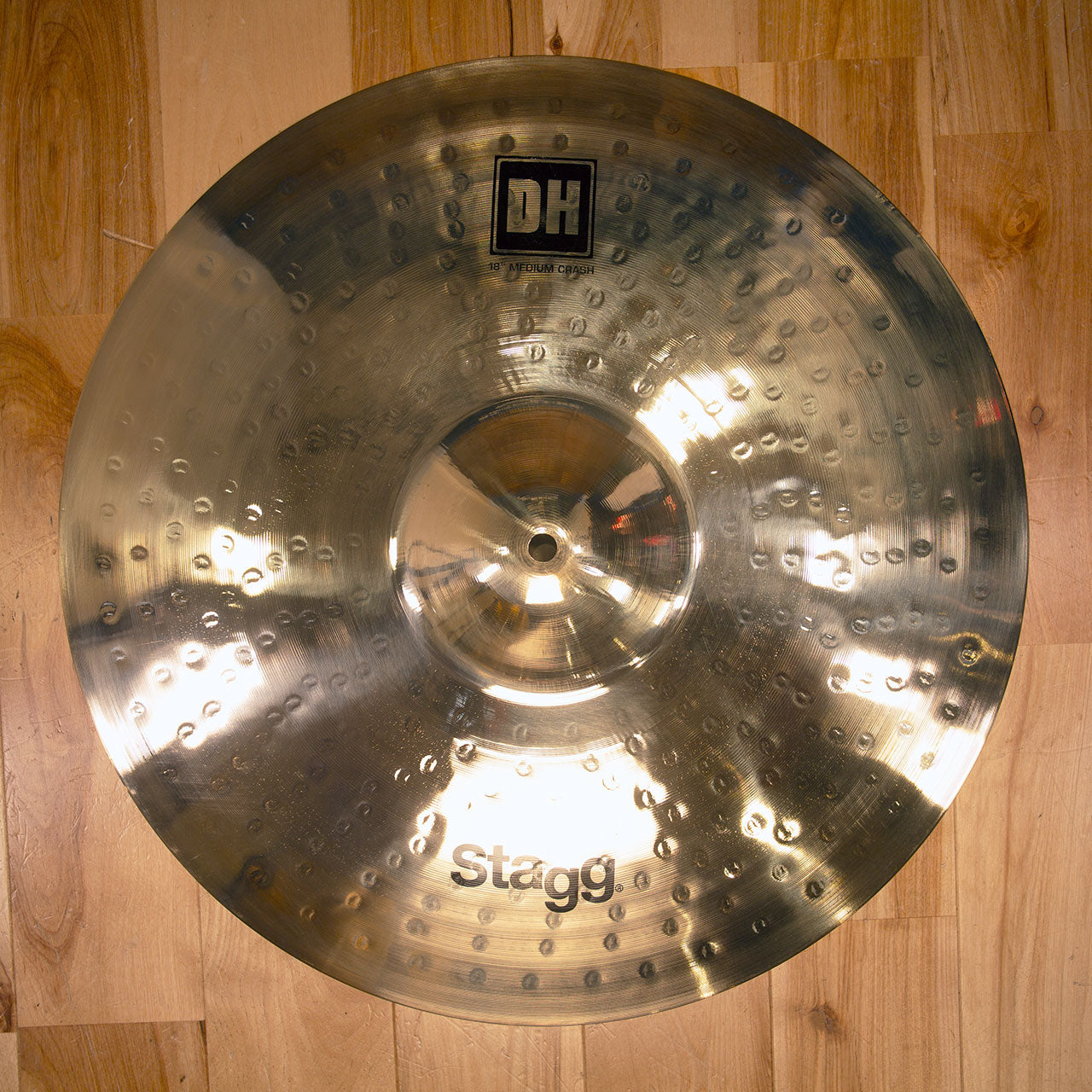 STAGG 18 DUAL HAMMERED DH MEDIUM CRASH CYMBAL Drumazon