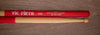 VIC FIRTH AMERICAN CLASSIC 2BVG WOOD TIP DRUMSTICK WITH VIC GRIP