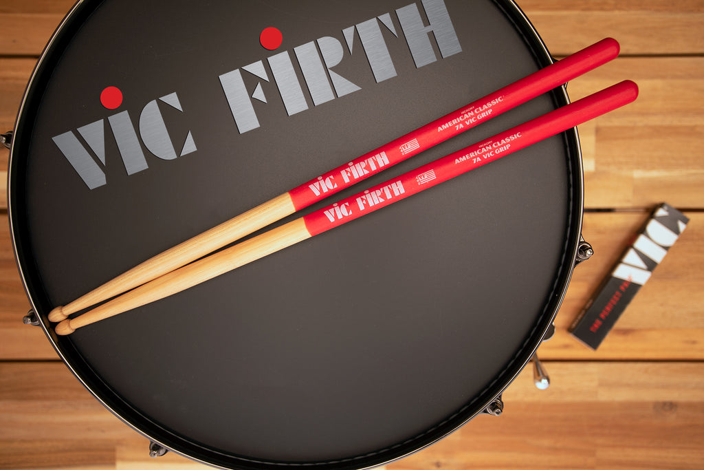 VIC FIRTH AMERICAN CLASSIC 7AVG WOOD TIP DRUMSTICKS WITH VIC GRIP