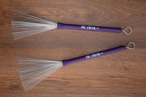 VIC FIRTH HERITAGE BRUSHES (RETRACTABLE WIRE)